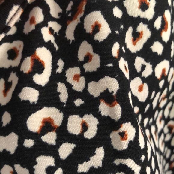 MWT LA + Image Black and beige printed razorback cropped top fitness with pads X - Picture 5 of 5